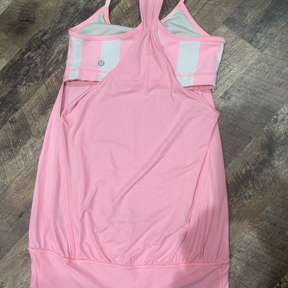 Lululemon size 4 Top! Like New! - Picture 2 of 4